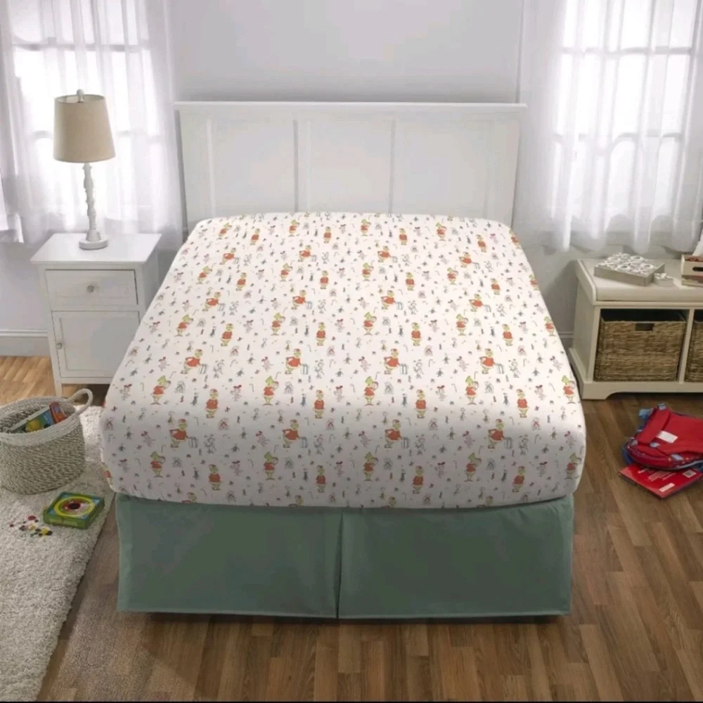 The Grinch 4pc Queen Sheet Set w/ Pillowcases Flat & Fitted Target Holiday NEW